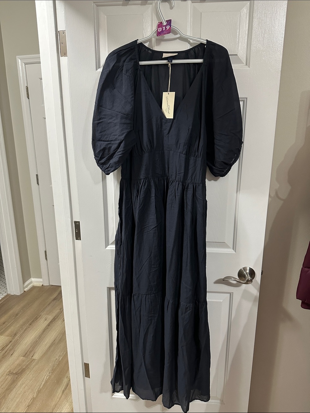 Universal Thread Navy V-Neck Tiered Maxi Dress with Puff Sleeves